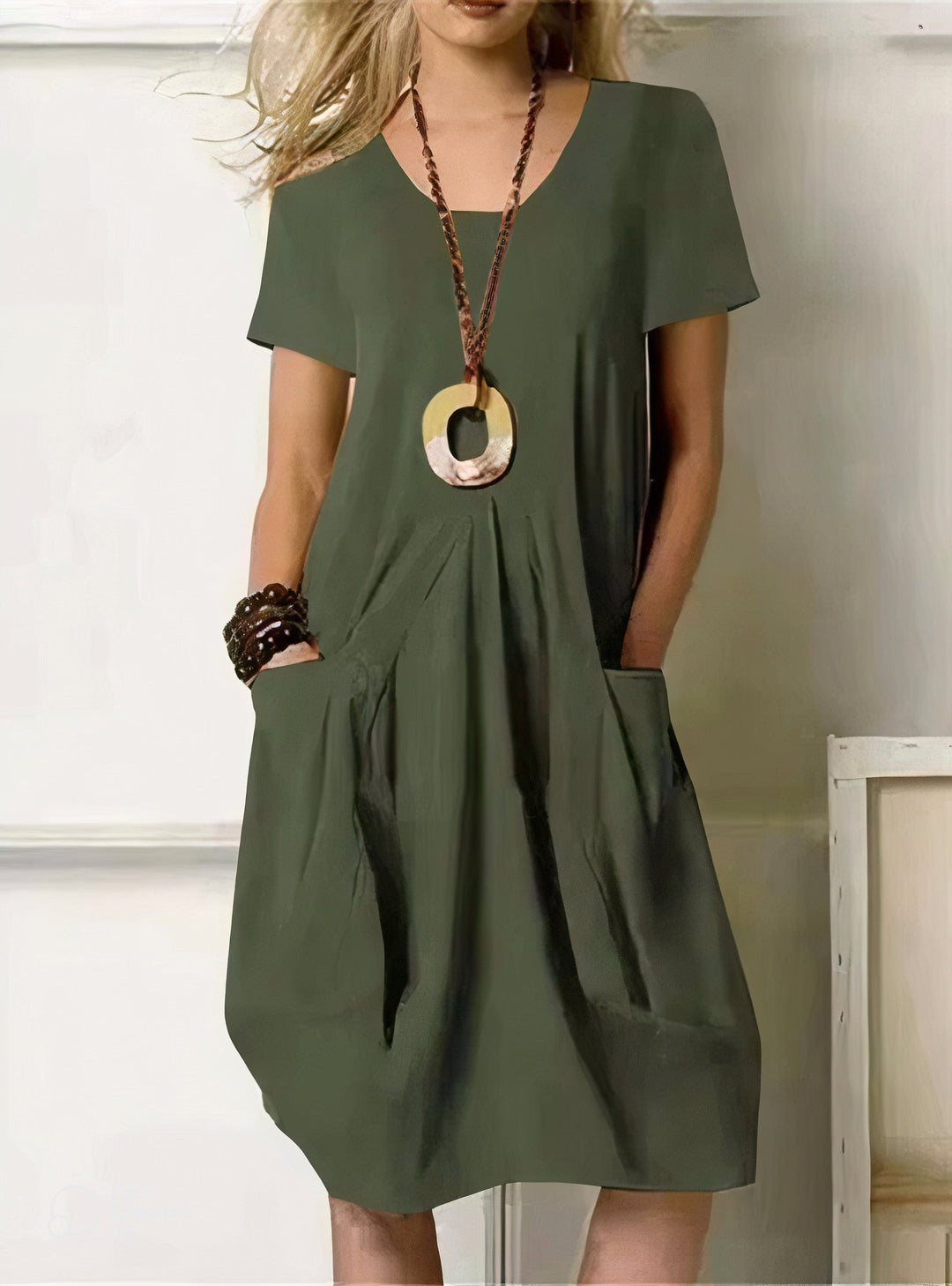 Danica – Pleated Pocket Midi Dress