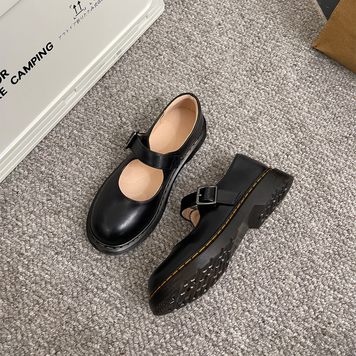 Women's Retro Buckled Mary Jane Shoes with Low Heel Design